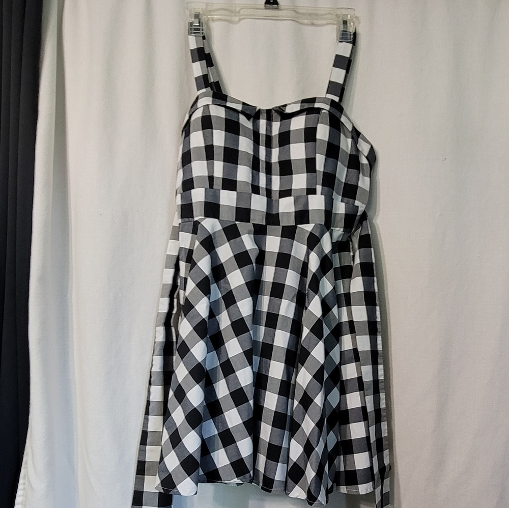 EUC Retro Gingham Tie Back Dress Size M